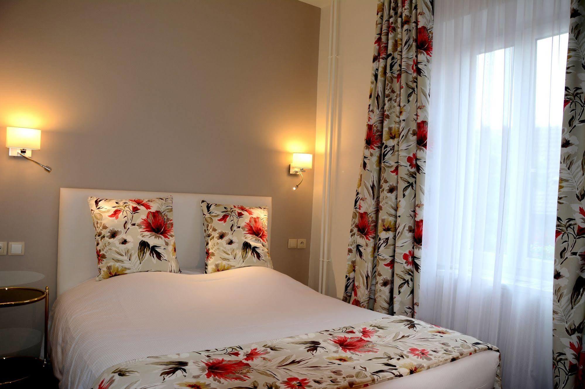 Logis Hotel Du Centre - Halte Ideale En Cyclotourisme Avec Garage A Velos Clos Molsheim Eksteriør bilde
